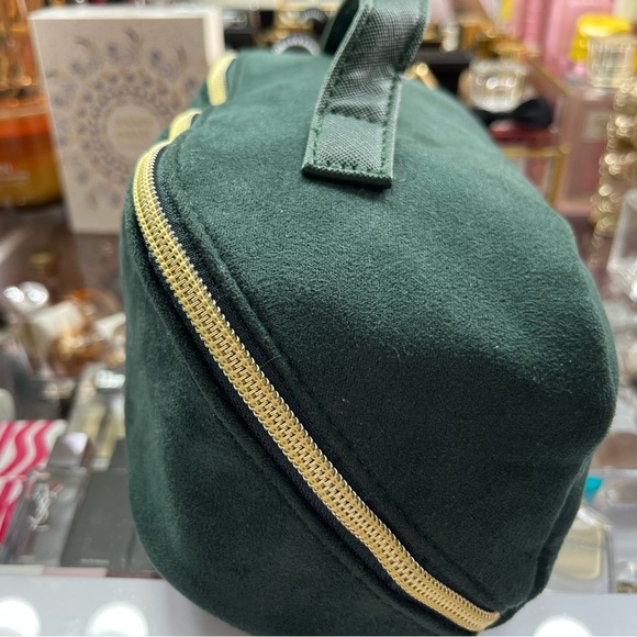 Elegant Green Suede Women's Bag full of goodies. - Picture 2 of 7